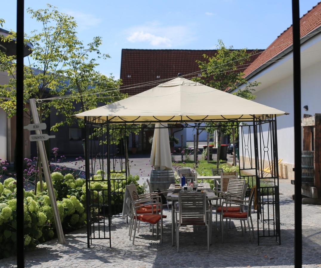 도이치크레우츠 Weingut Silvia Heinrich B&B 외부 사진